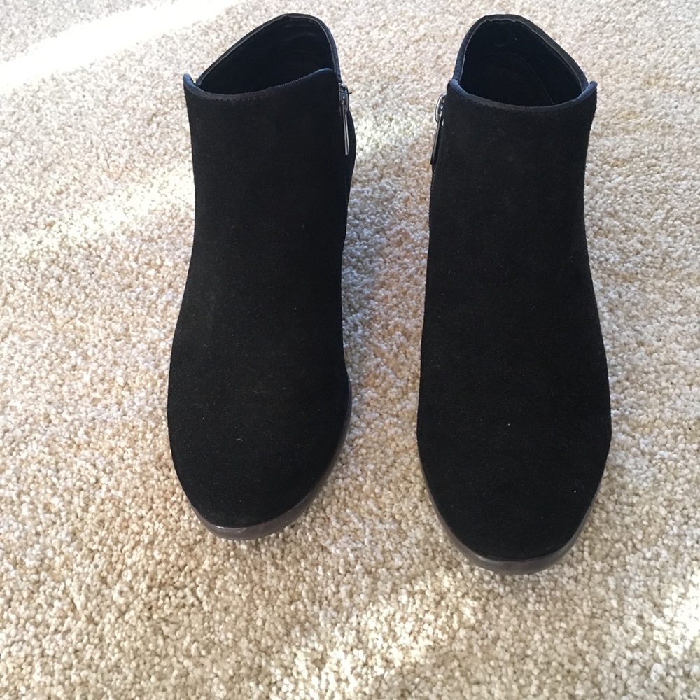 Black crown vintage booties